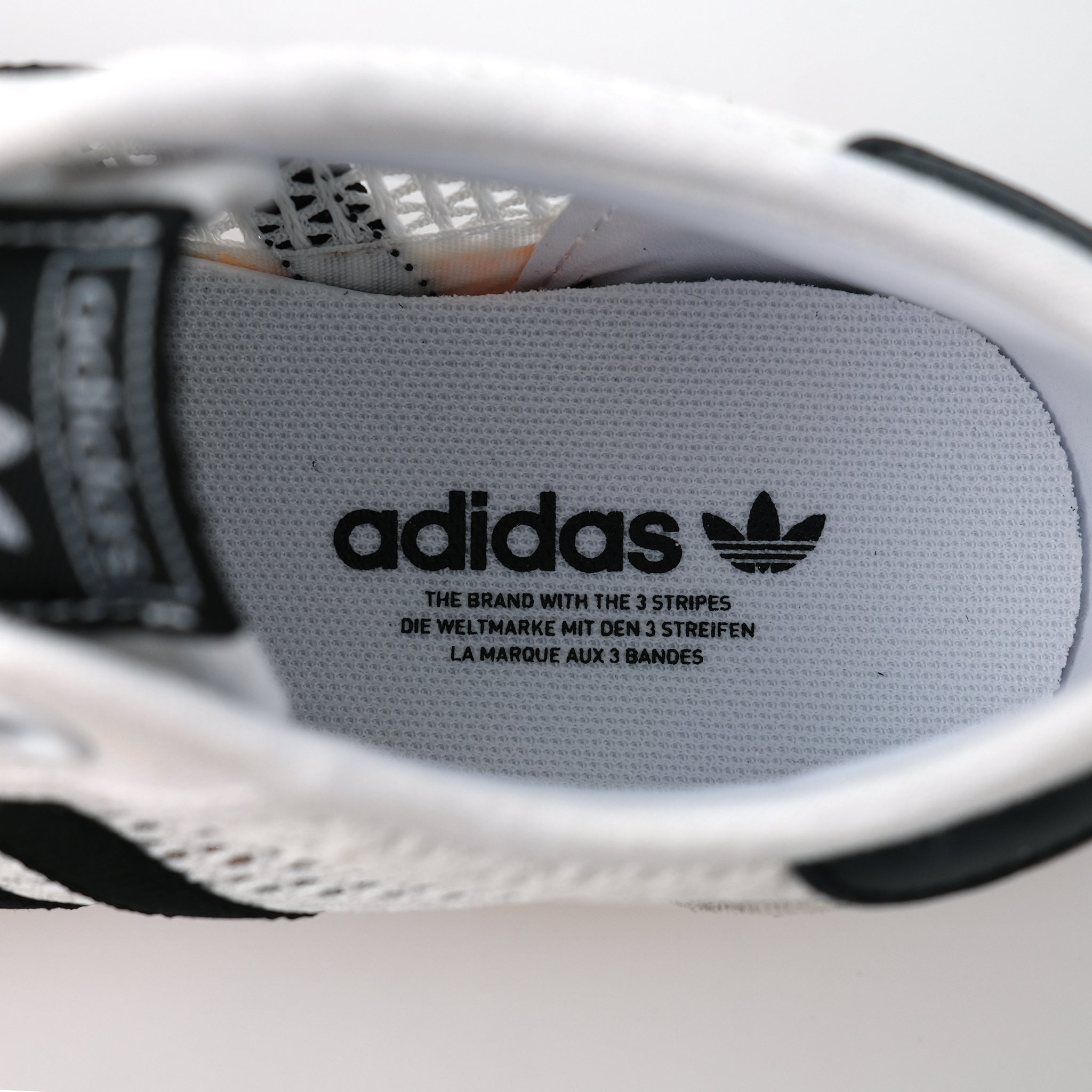 adidas メッシュスニーカー ホワイト/ブラック TISCHTENNIS Tischtennis W(23cm コアブラック×クラウドホワイト×クリスタル