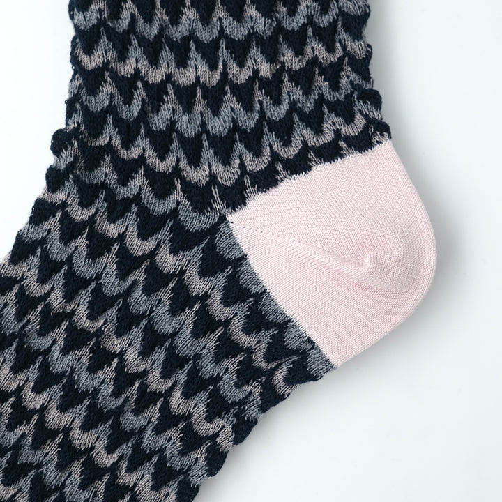 WAVE BORDER BUMPY SOCKS NAVY