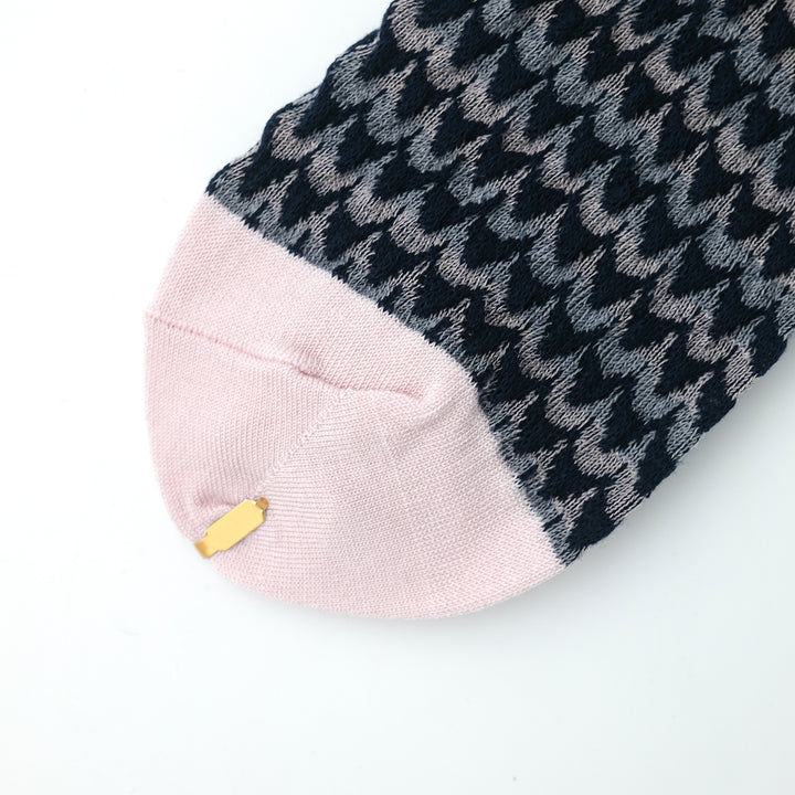 WAVE BORDER BUMPY SOCKS NAVY