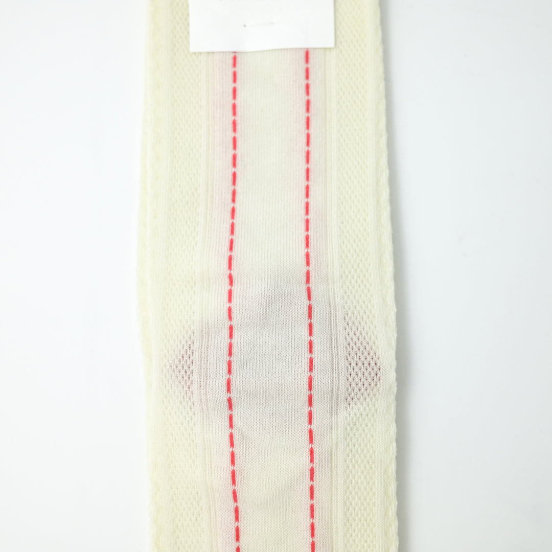 LACE PATTERN TABI SOCKS RED