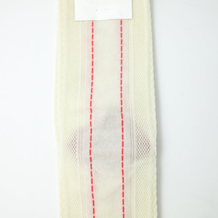 LACE PATTERN TABI SOCKS RED