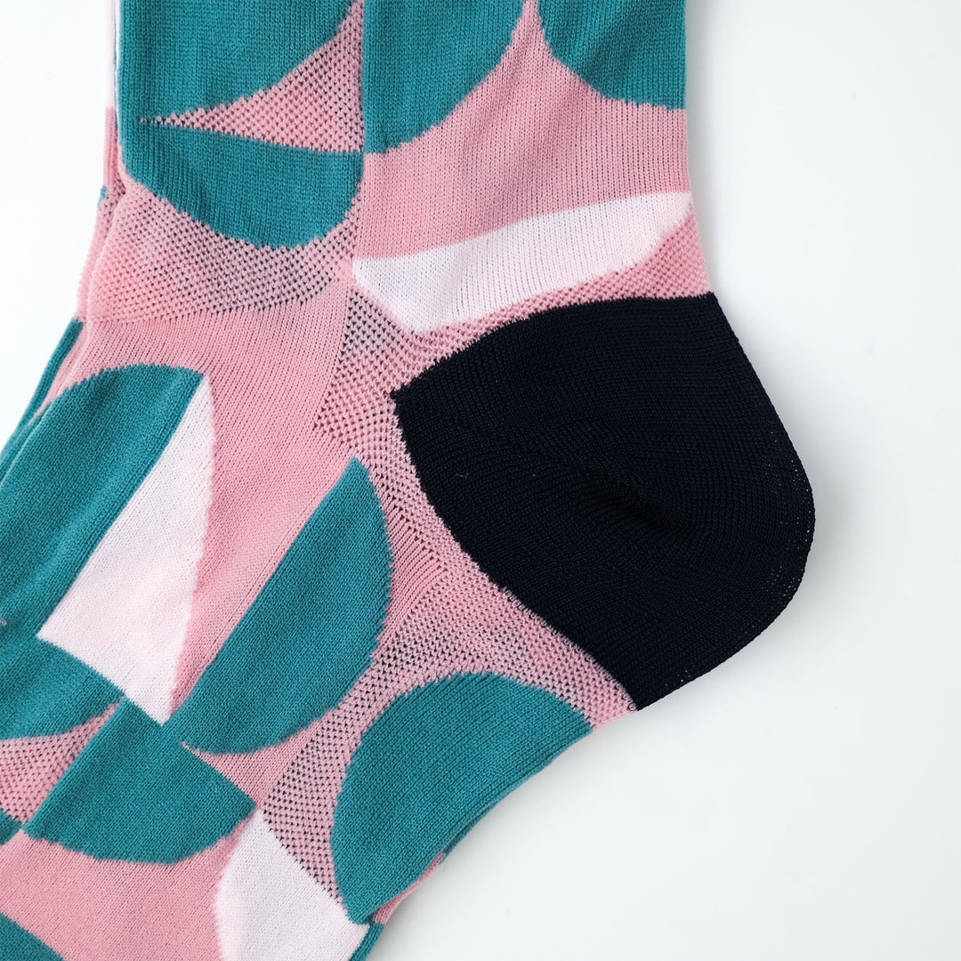 GEOMETRIC MESH SOCKS PINK