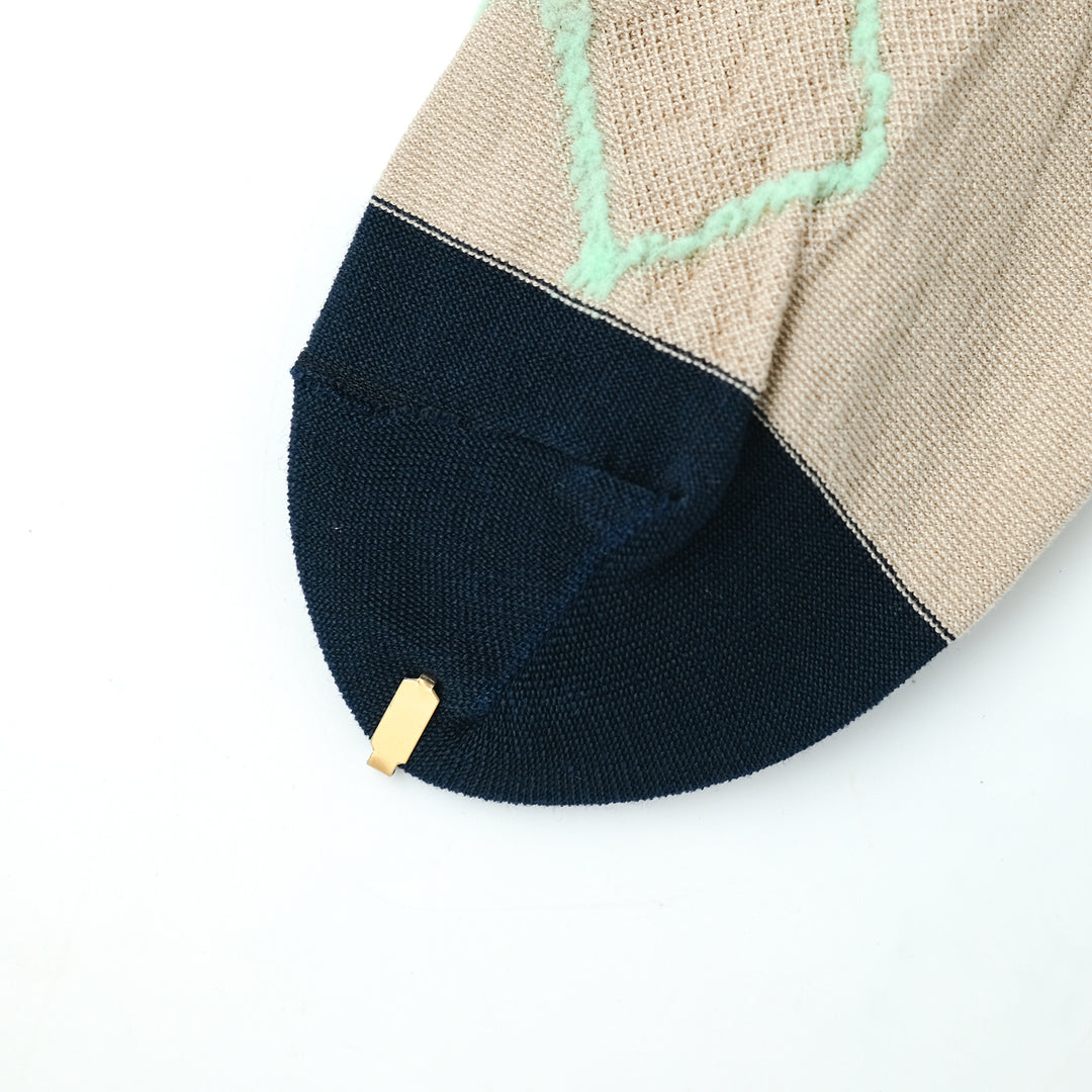 DIAMOND SHAPE FLUFFY SOCKS BEIGE