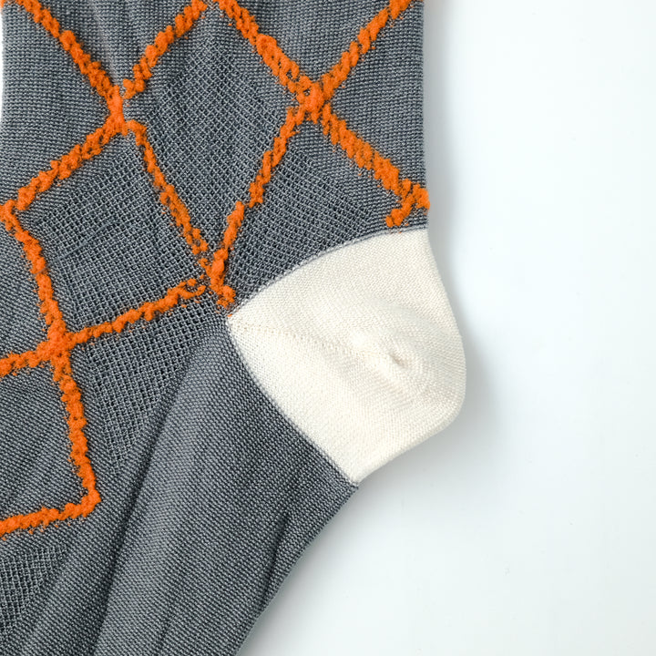 DIAMOND SHAPE FLUFFY SOCKS GRAY