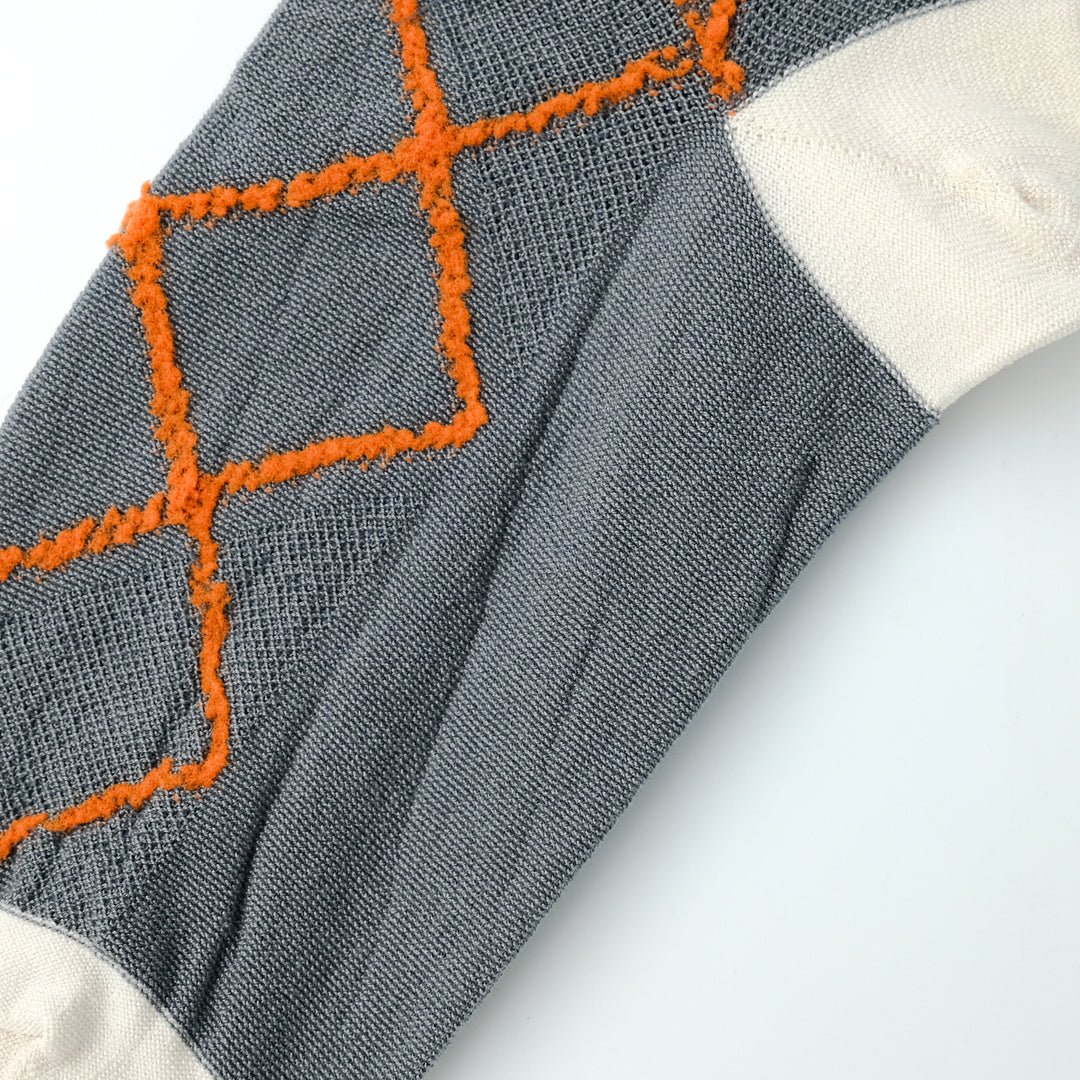DIAMOND SHAPE FLUFFY SOCKS GRAY