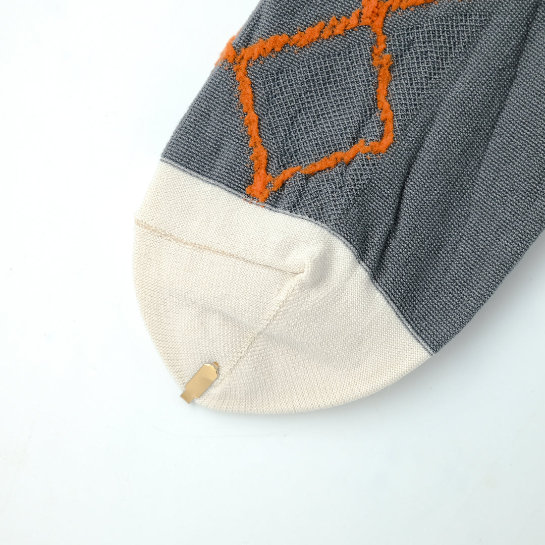 DIAMOND SHAPE FLUFFY SOCKS GRAY