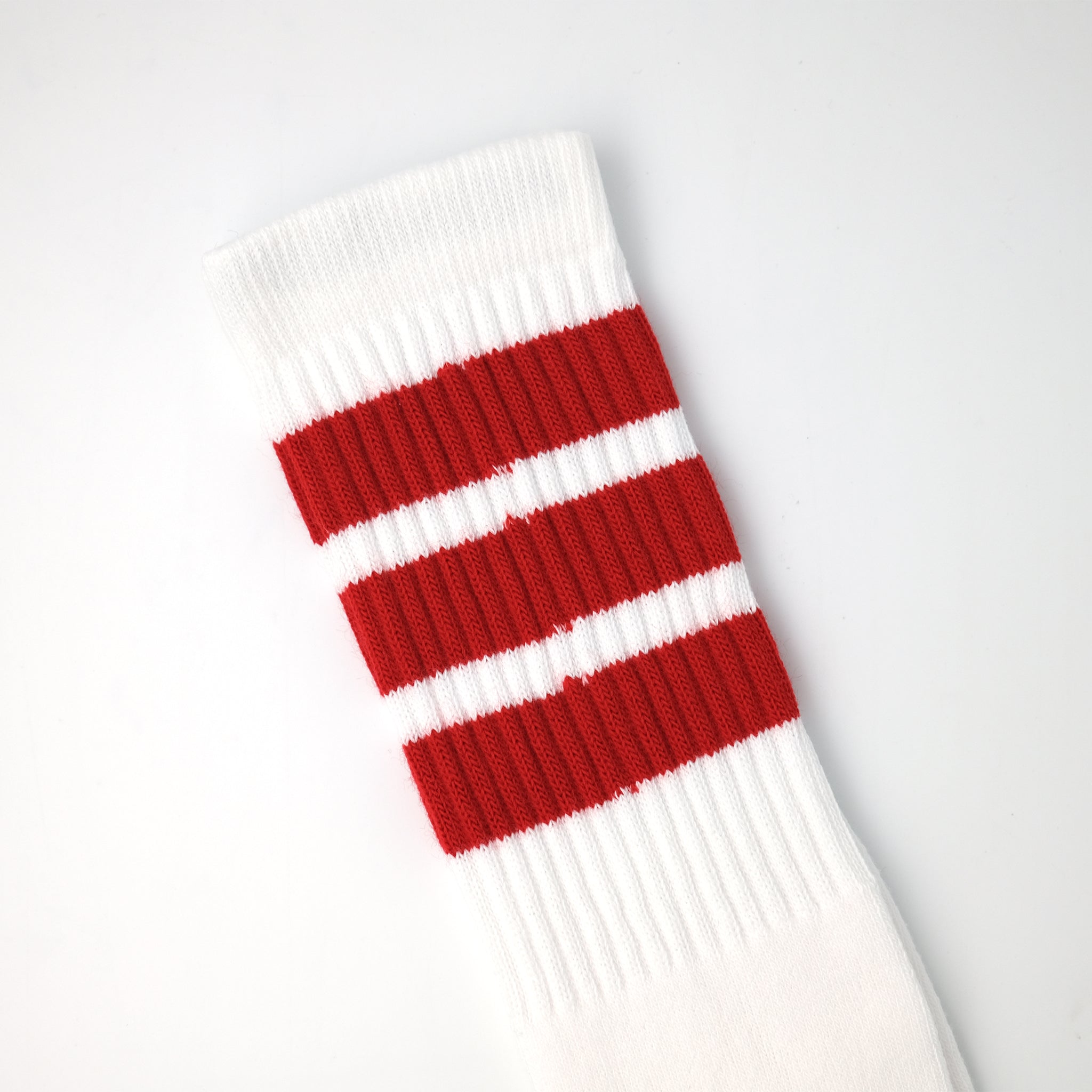 19インチ ラインチューブソックス RED – SOCKSTORE™