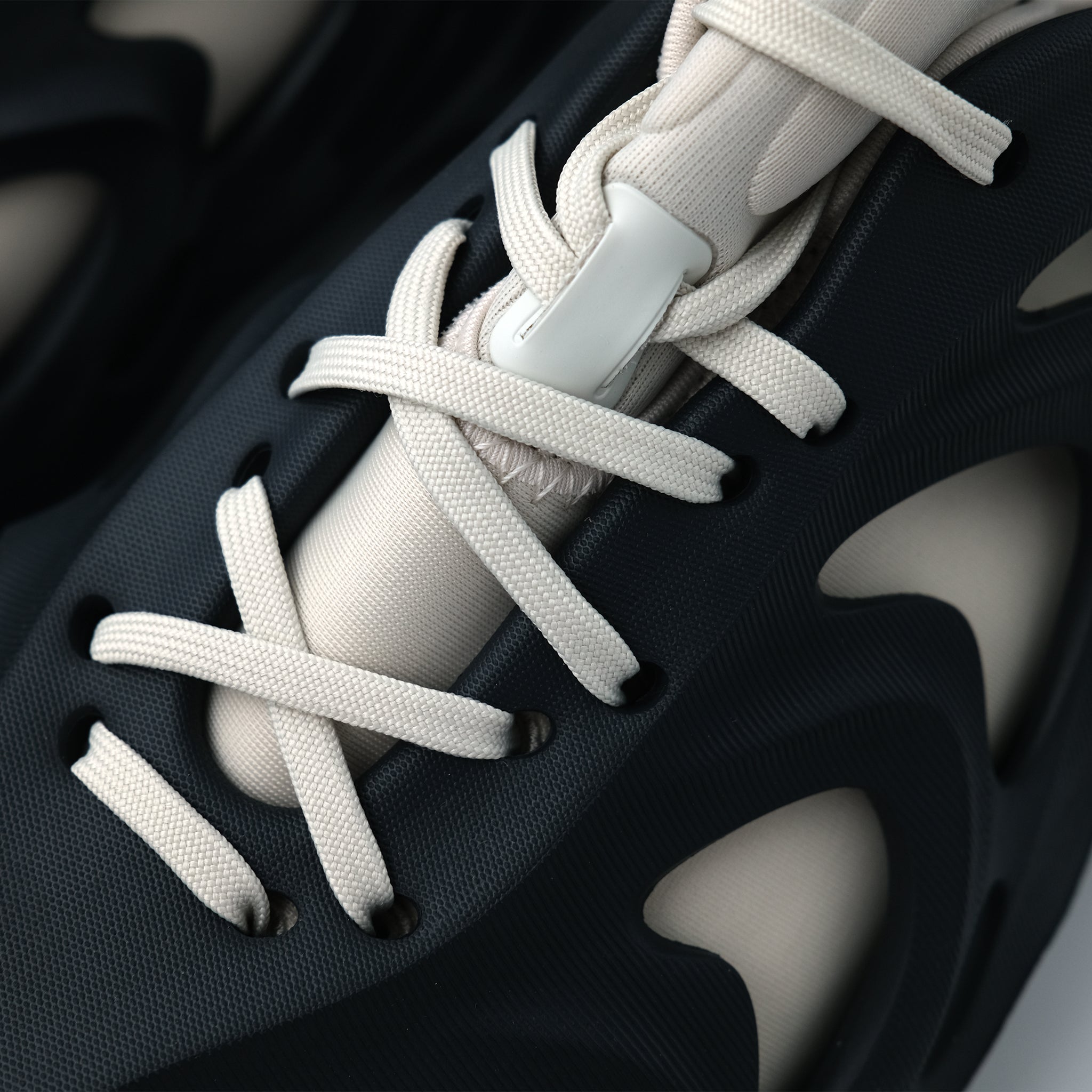 adidas Originals アディフォーム Q / adiFOM Q LEGEND INK/ALUMINA