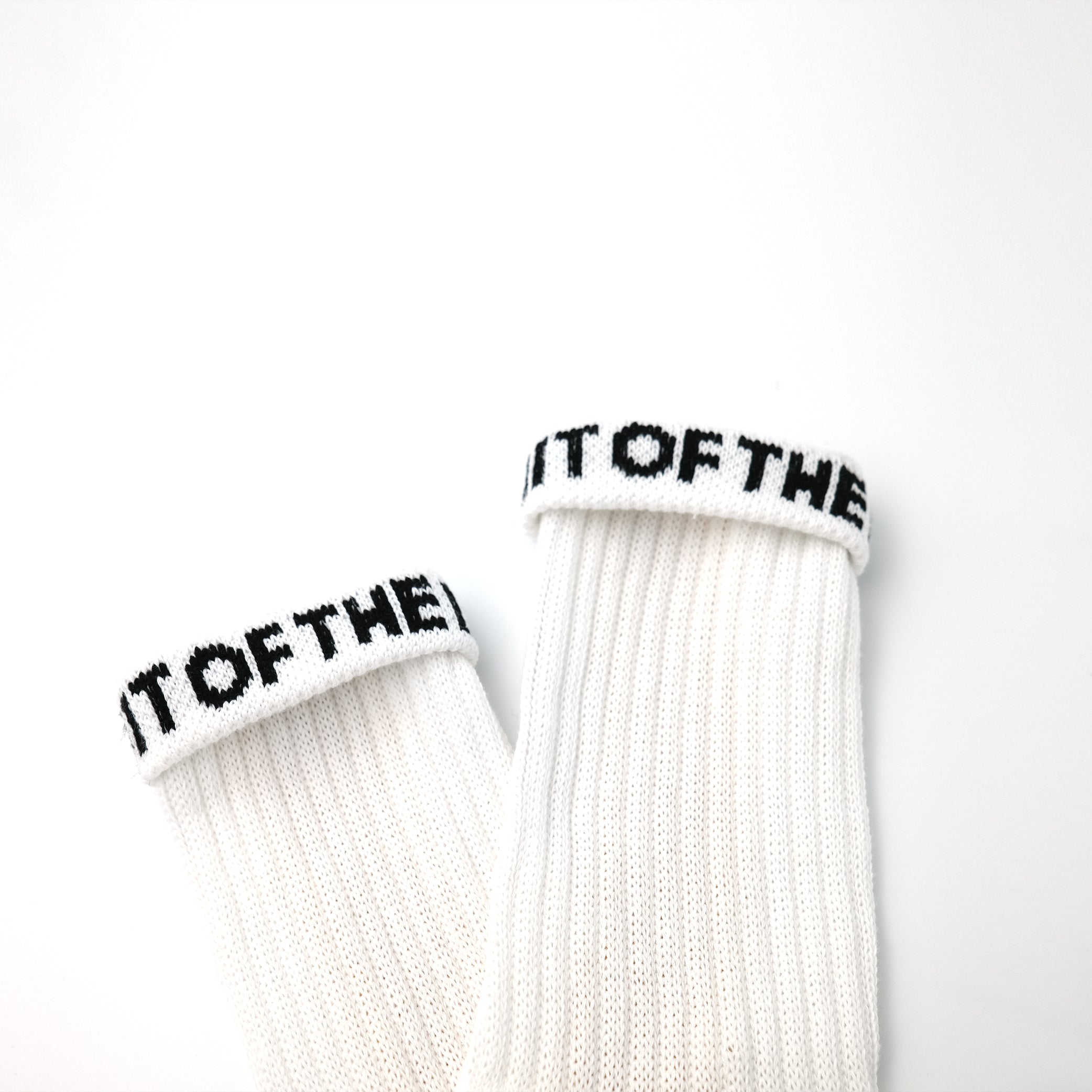 チューブ縦ラインソックス4P – SOCKSTORE™