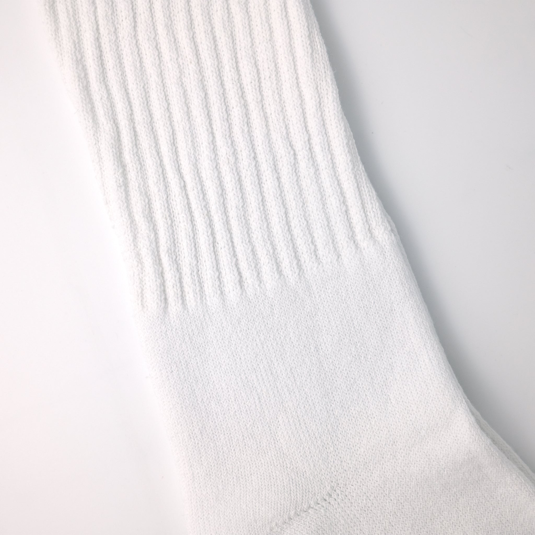 ルミっち MIU EMB SOCKS SHORT A – SOCKSTORE™